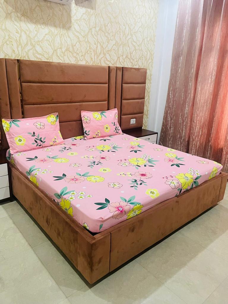 Pink Color Bedsheet with Tree Leave Pattern and fitting for Master Bedroom 